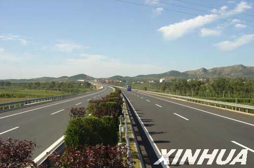 公司瀝青產(chǎn)品用于濟青高速養(yǎng)護